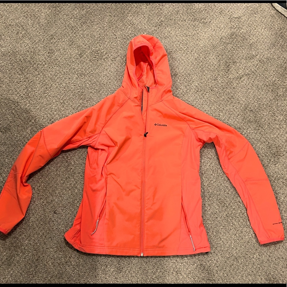 Columbia coral rain jacket. Very light layer of protection from the rain. GUC